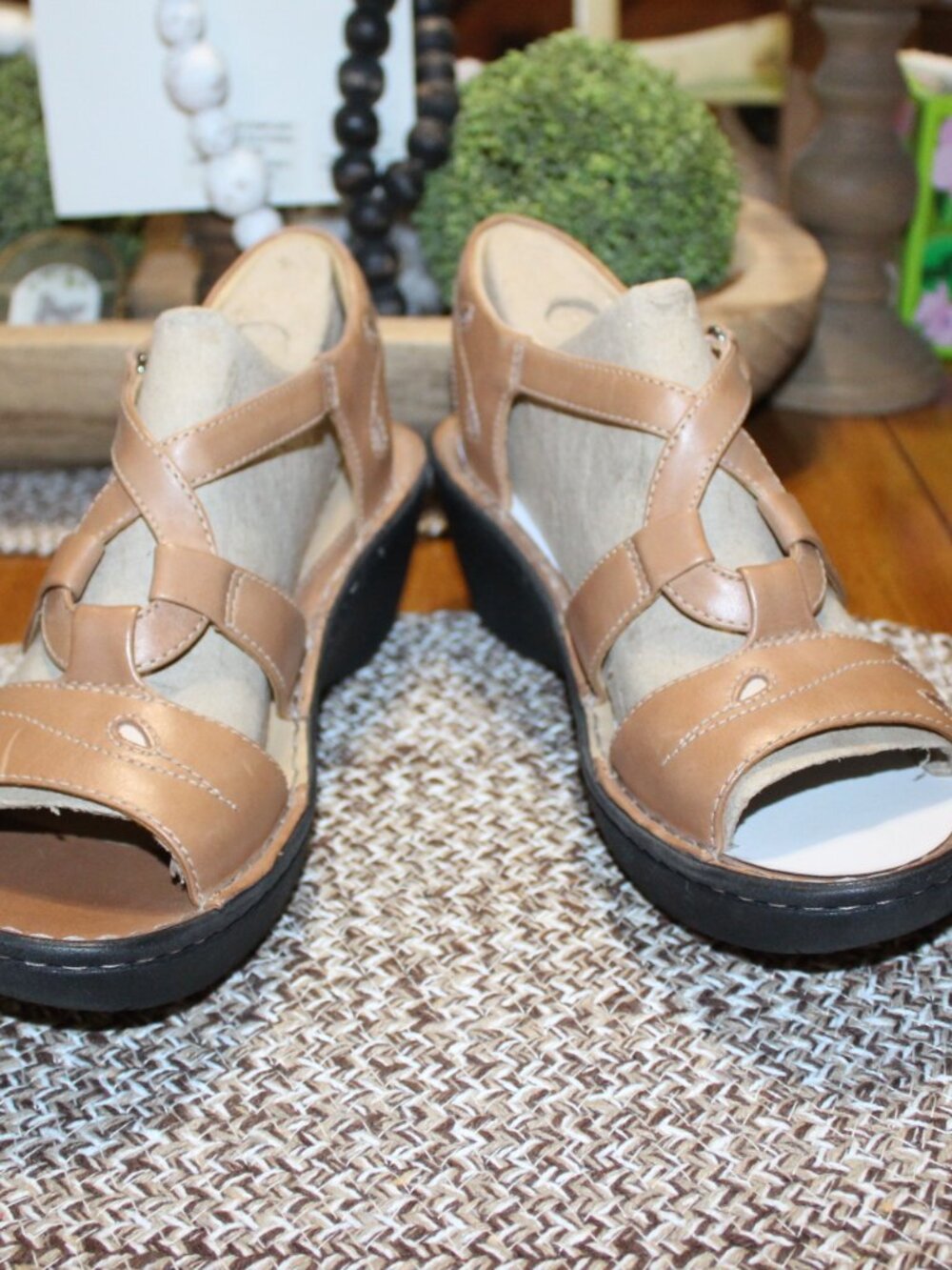 NWT Clark Un Stern wedge sandals size 9 WIDE STUNNING! - Picture 10 of 11